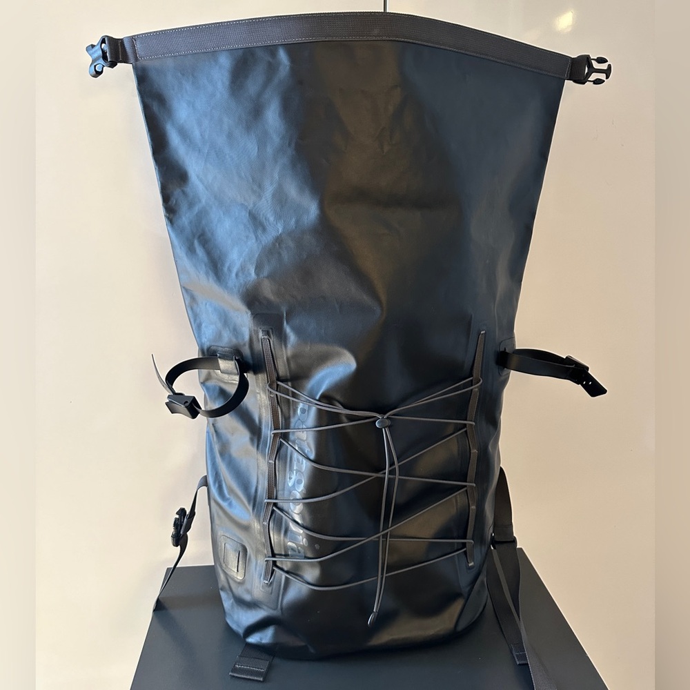 Patagonia black hole backpack